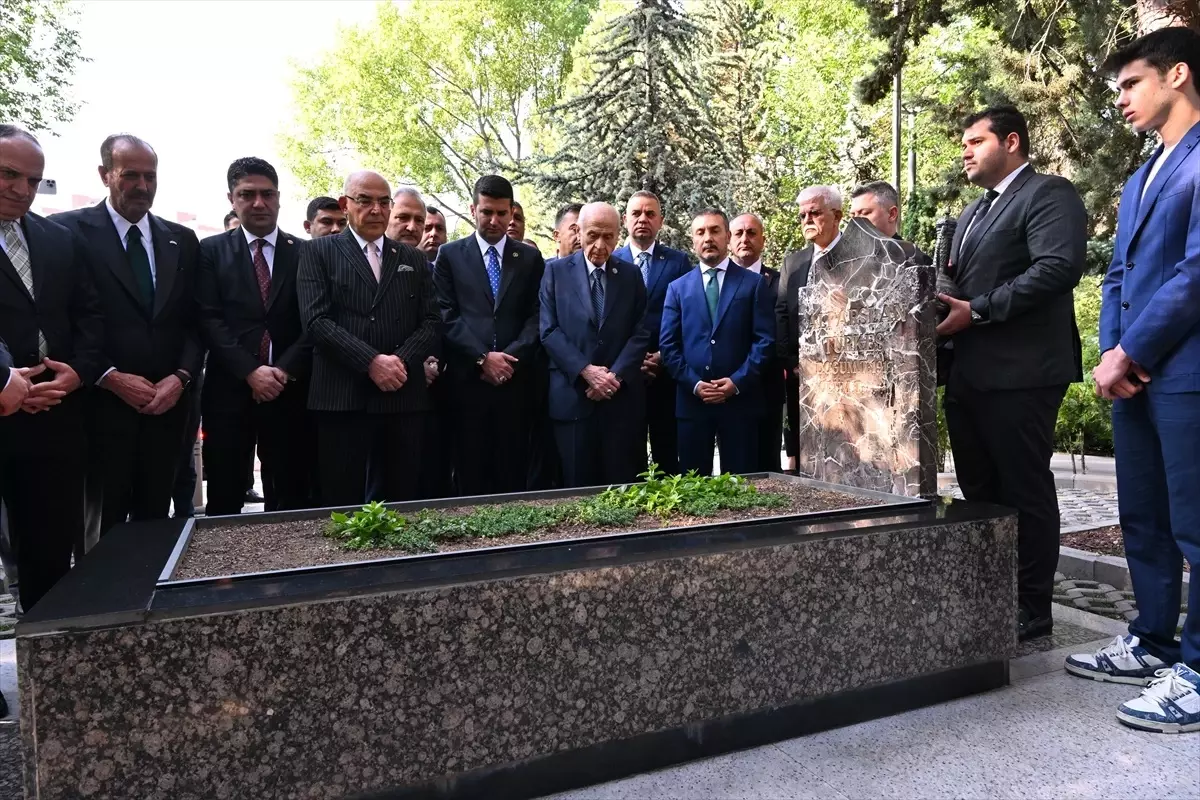 Bahçeli, Kurban Bayramı'nda Ülkü Ocakları Vakfını Ziyaret Etti
