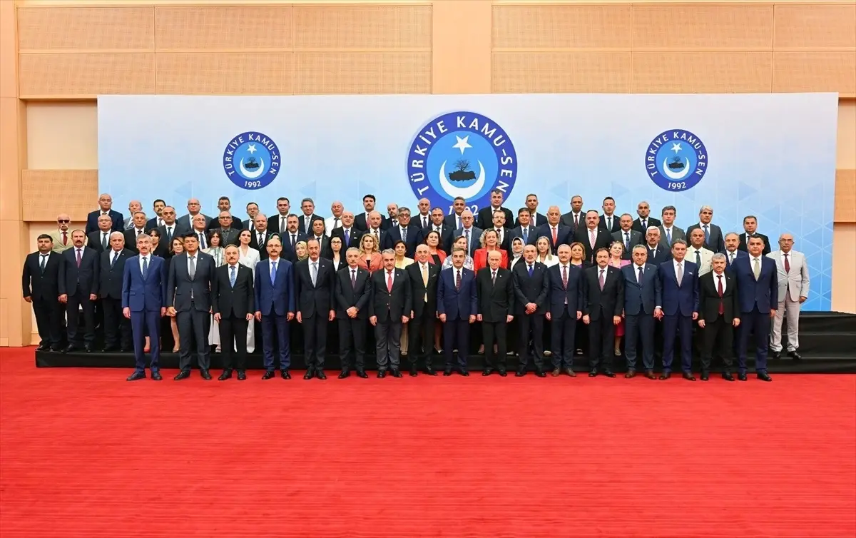 Devlet Bahçeli, Türkiye Kamu-Sen ile Bir Araya Geldi