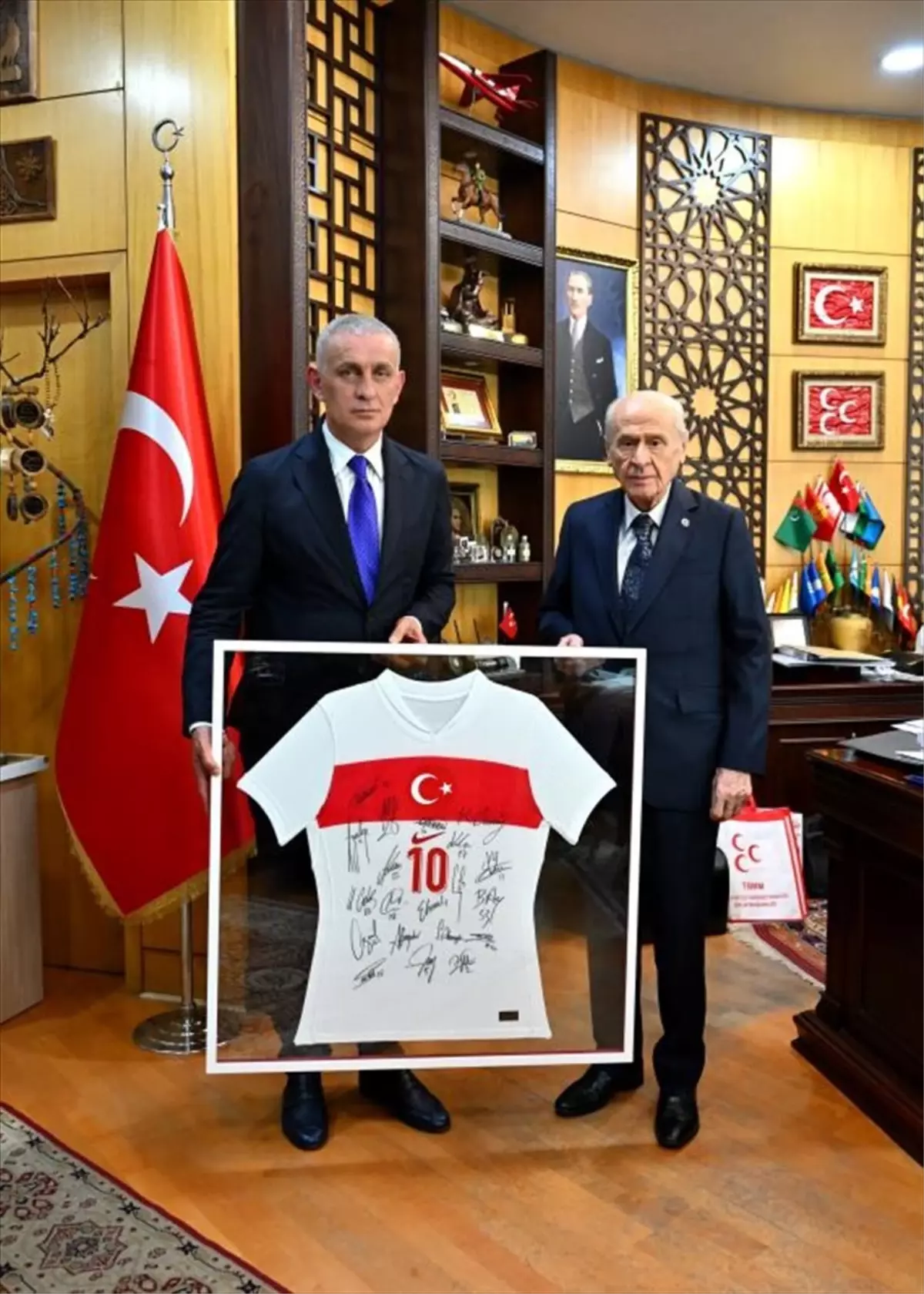 MHP Genel Başkanı Bahçeli, TFF Başkanı Hacıosmanoğlu'nu Kabul Etti