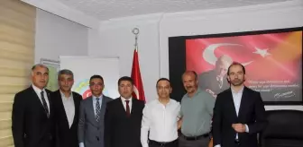 MHP'li Özyürek Zara'da Muhtarlar ve Esnaflarla Buluştu