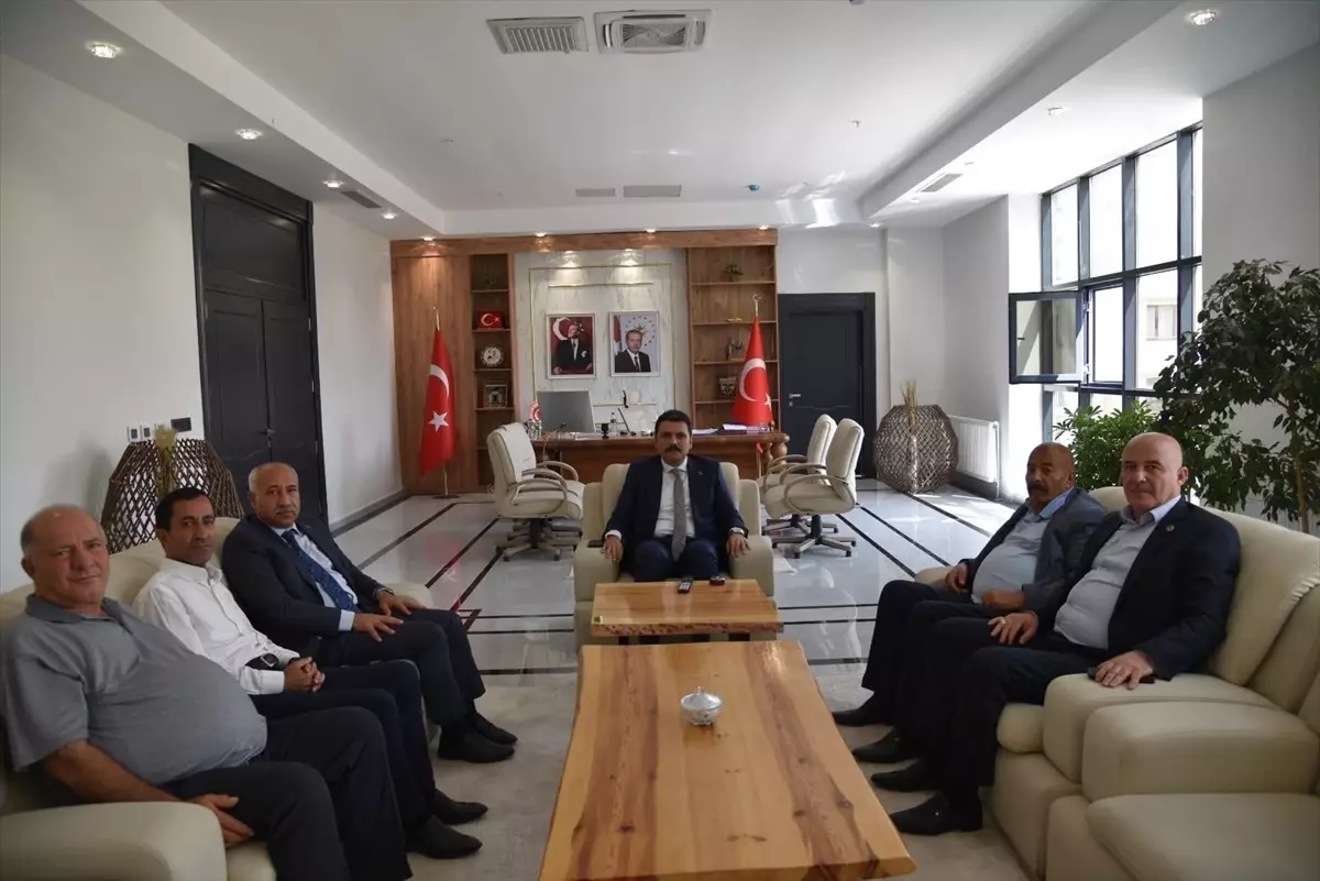 MHP Van İl Başkanı'ndan İpekyolu Kaymakamı'na Ziyaret