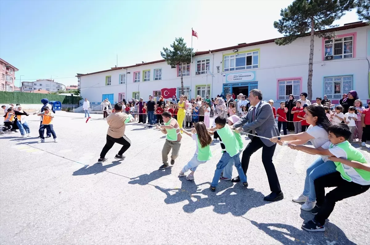 Mili Eğitim Bakanı Tekin, 'dönem sonu faaliyet haftası' etkinliğine katıldı