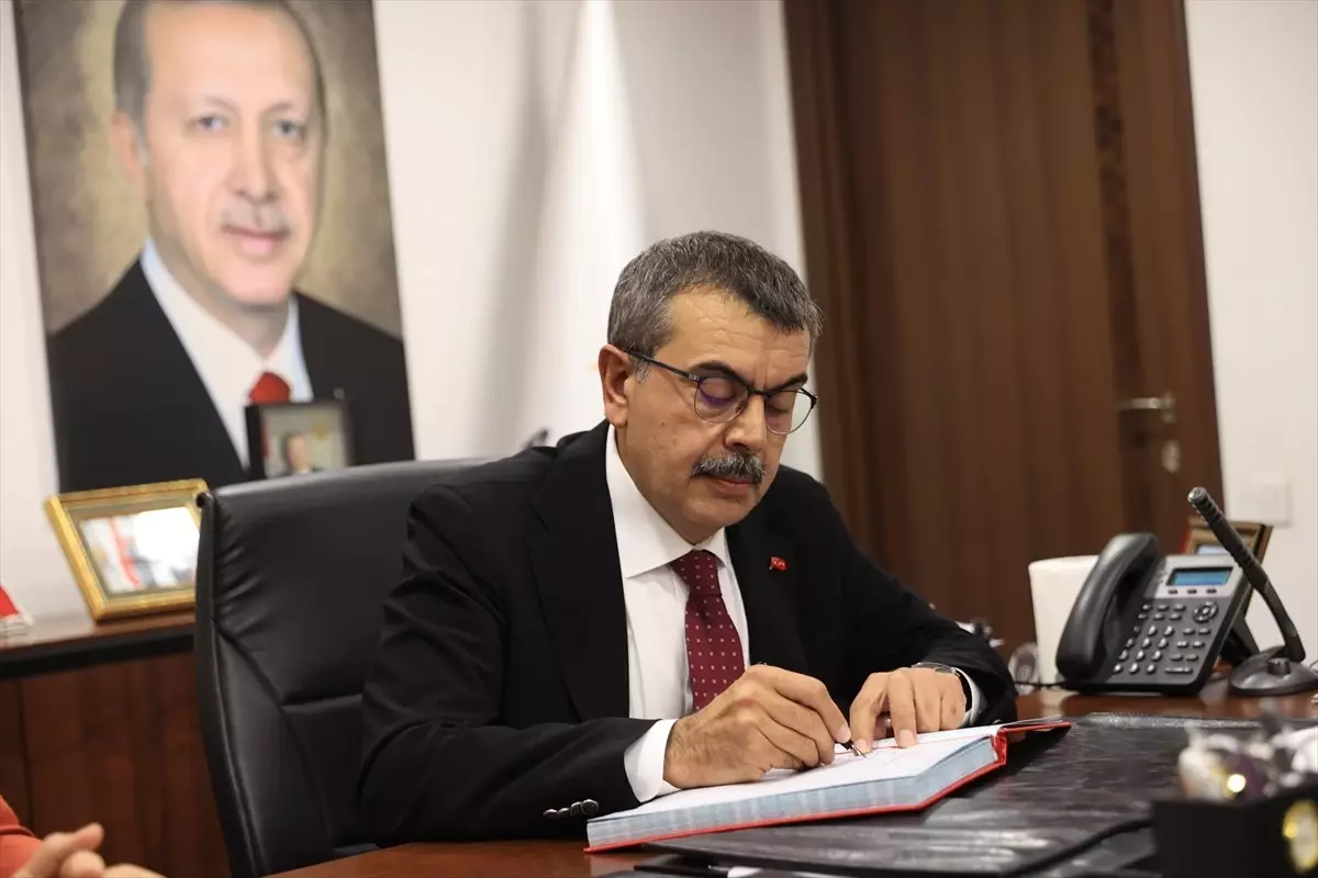 Milli Eğitim Bakanı Yusuf Tekin, Edirne'de Bir Dizi Ziyaret Gerçekleştirdi