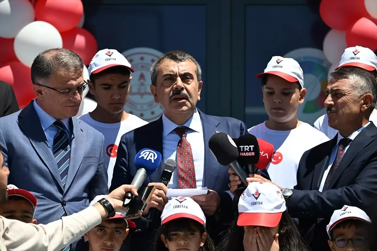 Milli Eğitim Bakanı Tekin, Van'da Bilim Sanat Merkezi'nin açılışında konuştu Açıklaması