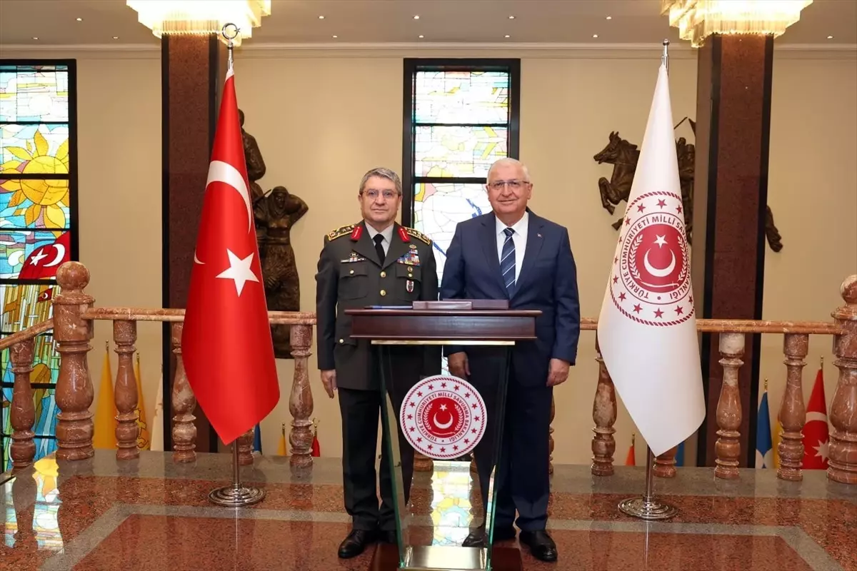 Bakan Güler, Yeni Genelkurmay Başkanı Bayraktaroğlu'nu Kabul Etti