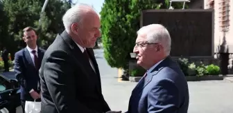 Milli Savunma Bakanı Yaşar Güler, Kosova Bakanı ile Görüştü