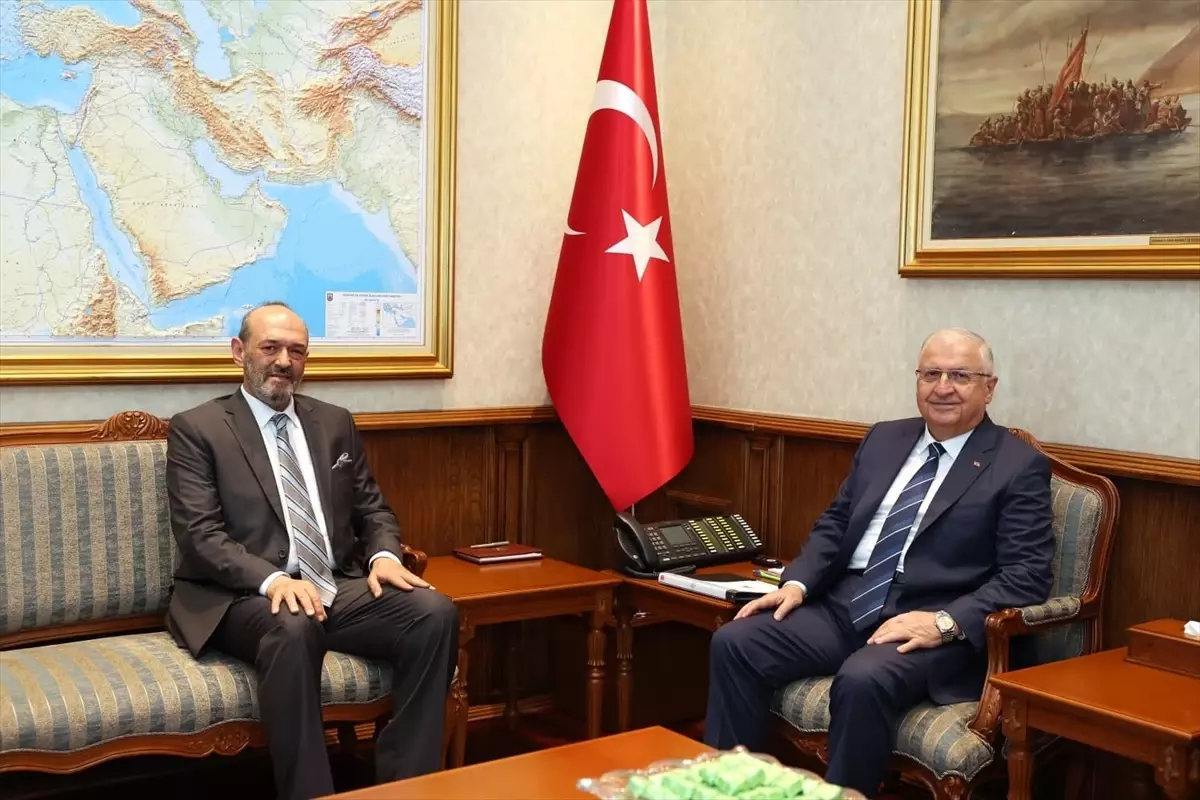 Milli Savunma Bakanı Güler, Lübnan Büyükelçisi Moallem'i Kabul Etti