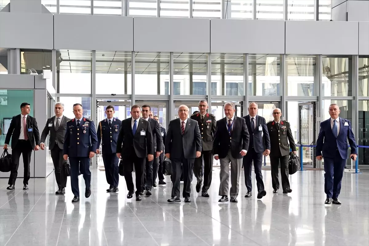 Milli Savunma Bakanı Yaşar Güler, NATO Daimi Temsilciliği'ni Ziyaret Etti