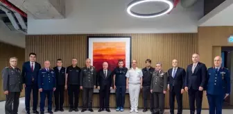 Milli Savunma Bakanı Yaşar Güler, Özdemir Bayraktar Milli Teknoloji Merkezi'ni Ziyaret Etti