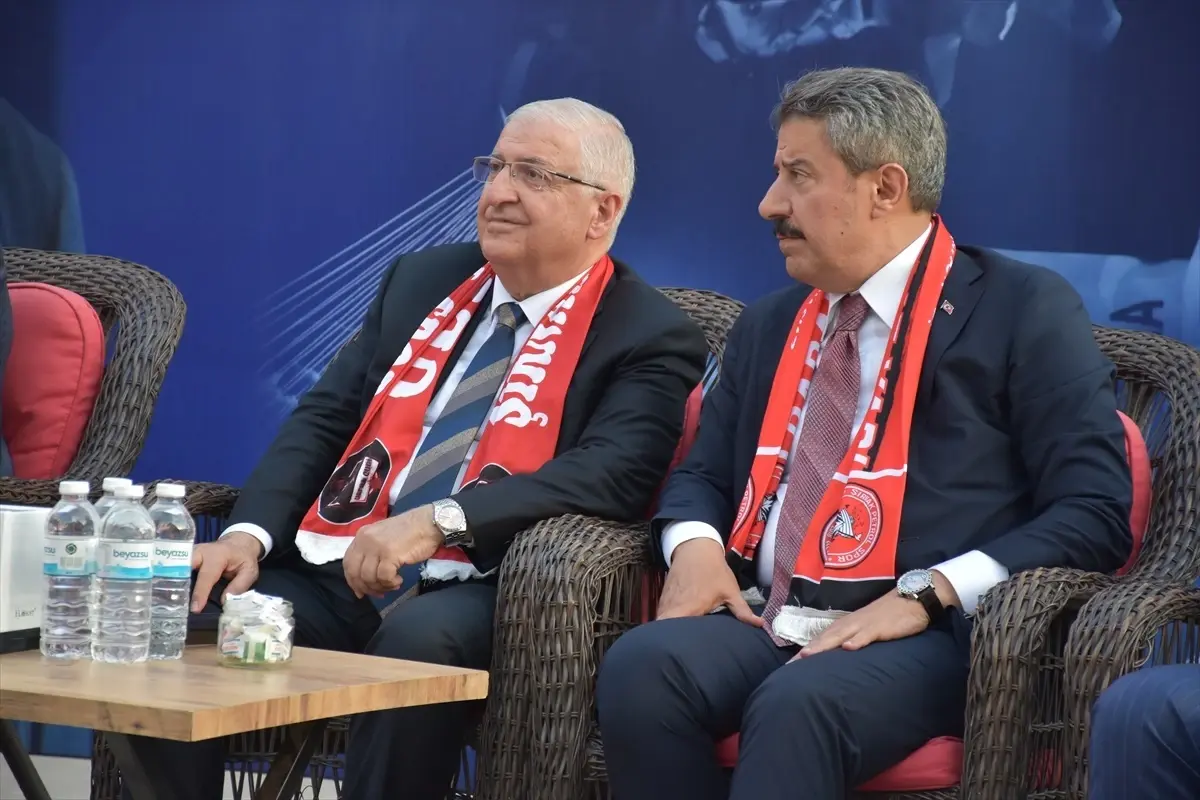 Milli Savunma Bakanı Güler, Şırnak'ta 'Kadın ve Gençlik Programı'nda konuştu Açıklaması