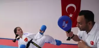 10 Yaşındaki Elis Lina Yılmaz Balkan Şampiyonası için Hazırlanıyor