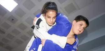 Melek Erdoğan ve Muhammed Yasin Fasıl, Türkiye Kuraş Şampiyonu Oldu