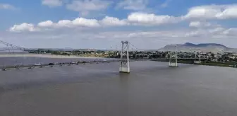 Zambezi Nehri ve Samora Machel Köprüsü Havadan Görüntülendi