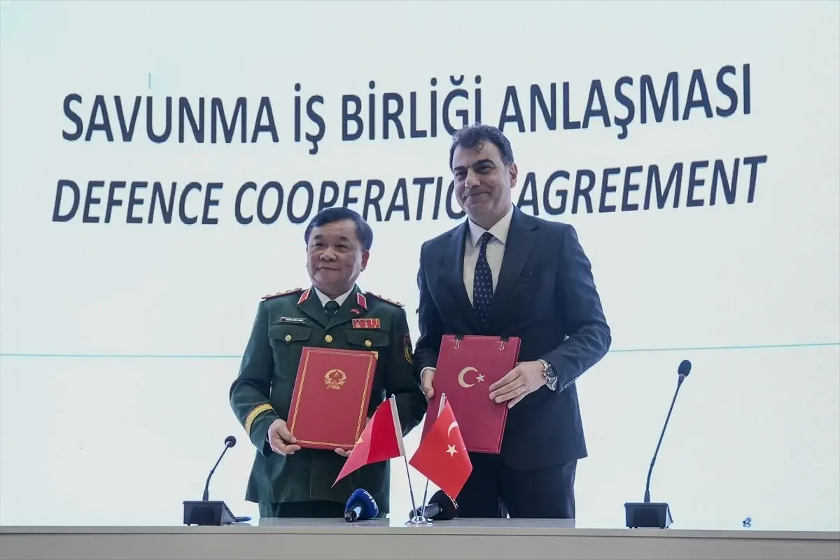 Türkiye ve Vietnam Arasında Savunma İşbirliği Protokolü İmzalandı