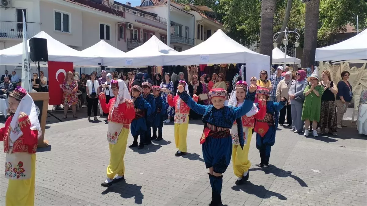 Mudanya Halk Eğitimi Merkezi Yıl Sonu Sergisi Açıldı