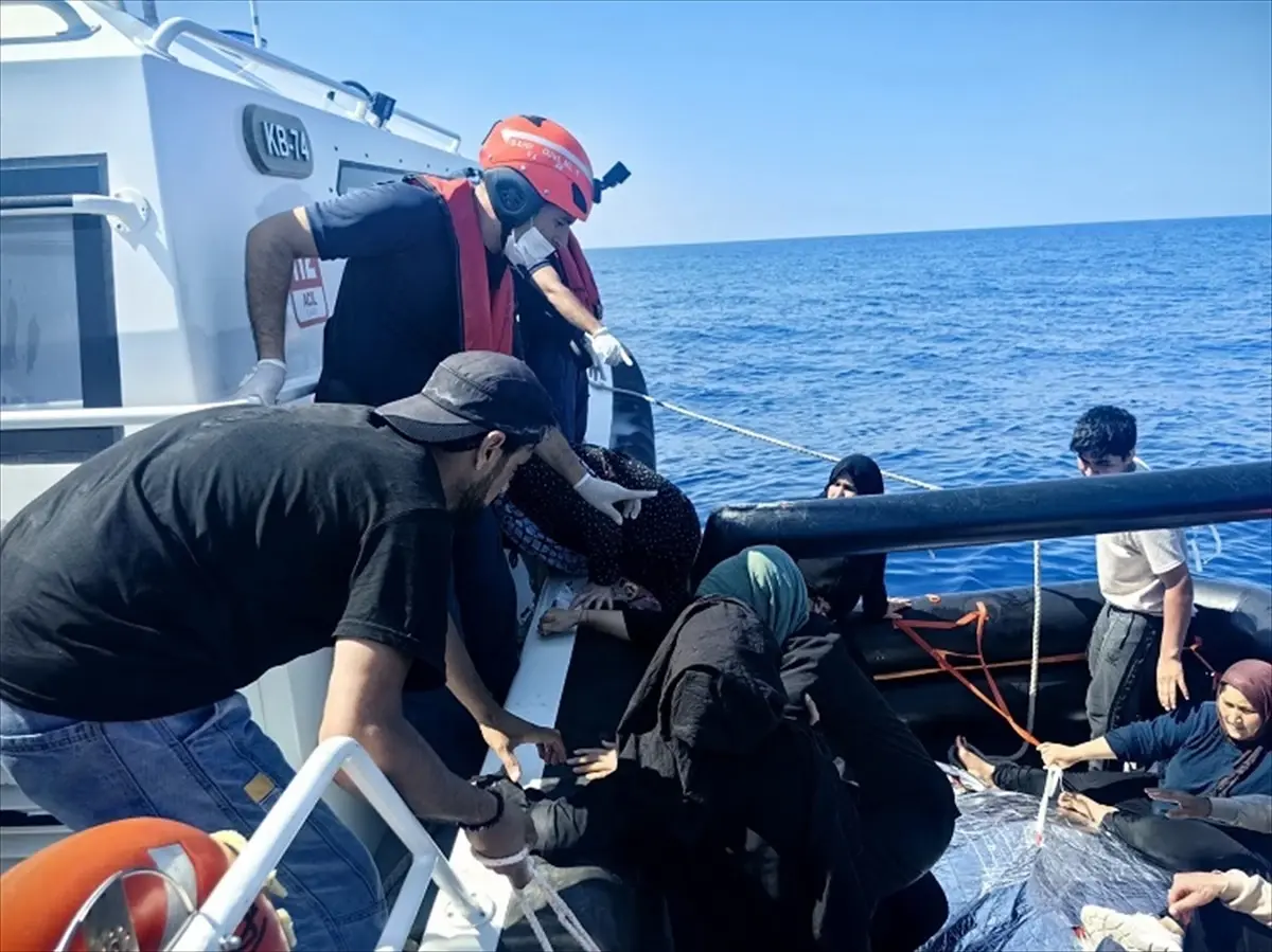 Muğla'nın Seydikemer ilçesinde 35 düzensiz göçmen kurtarıldı