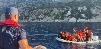 Muğla Açıklarında 38 Düzensiz Göçmen ve 3 Kaçakçı Yakalandı