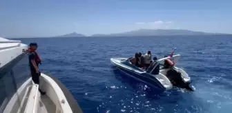 Marmaris ve Datça'da 39 Düzensiz Göçmen Kurtarıldı, 2 Şüpheli Gözaltında