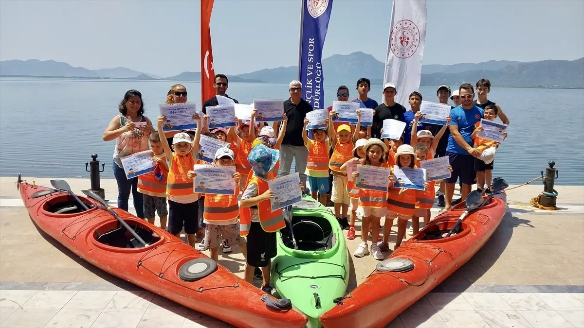Köyceğiz'de Anaokulu Öğrencileri Kano Etkinliği Düzenledi
