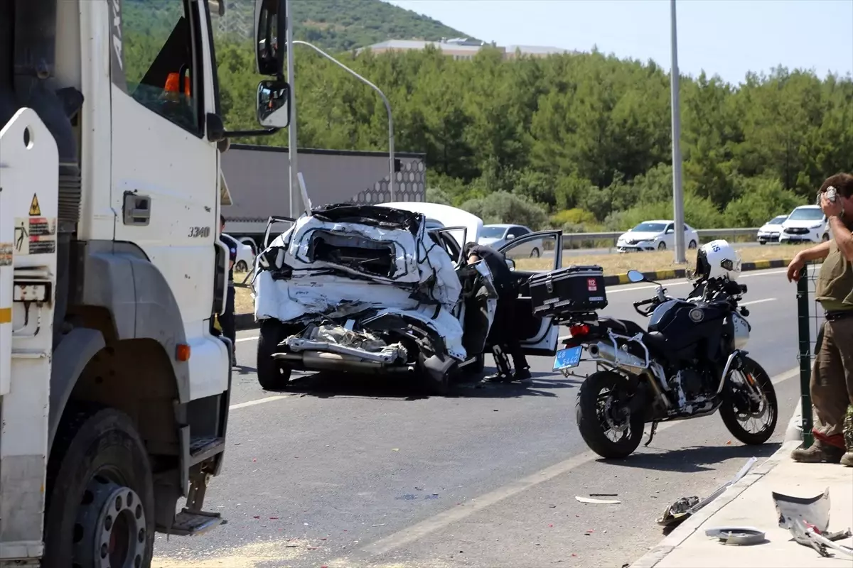 Muğla'da Beton Mikseri Trafik Kazası: 4 Yaralı