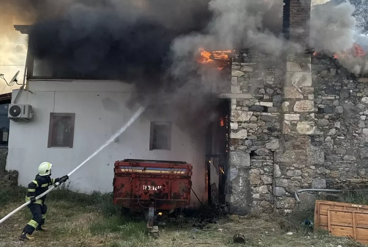 Muğla'nın Milas ilçesinde ev yangını