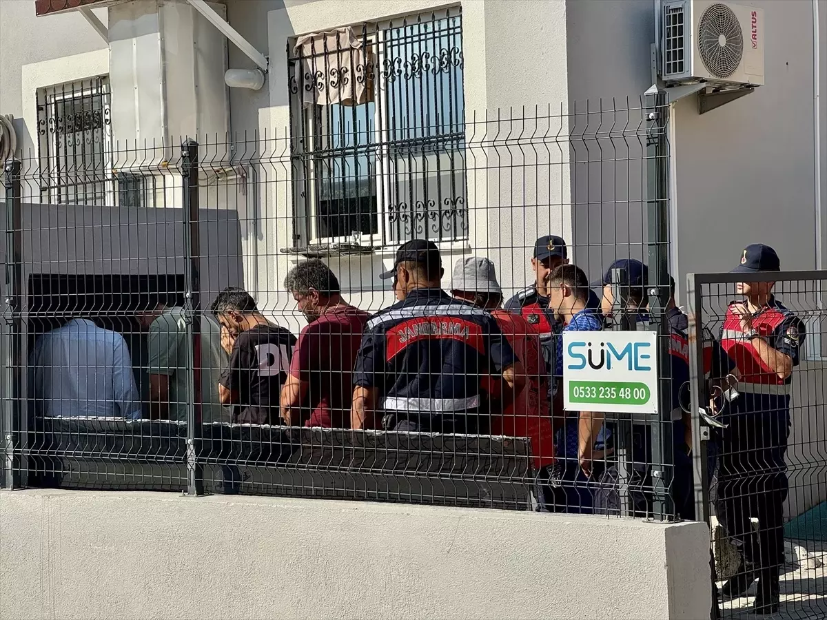 Seydikemer'de Göçmen Kaçakçılığı Operasyonu: 6 Kişi Tutuklandı
