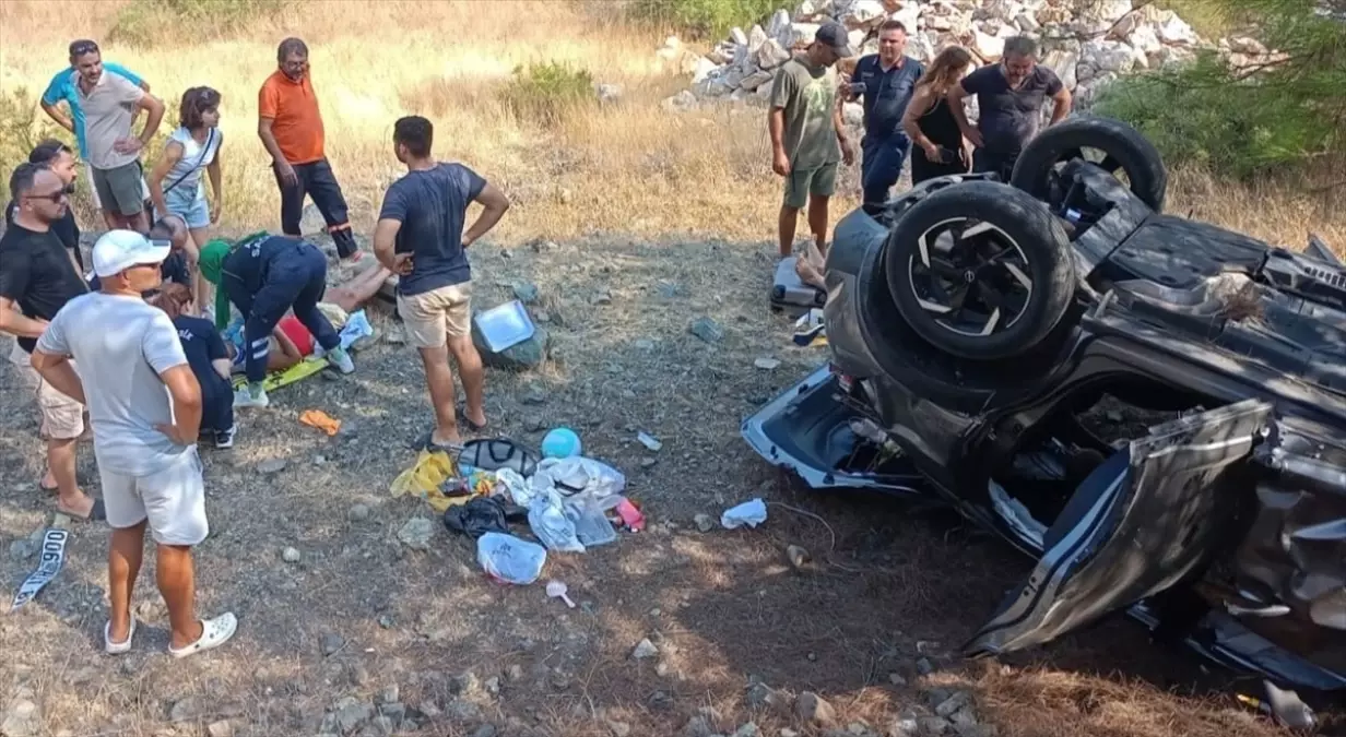 Marmaris'te Otomobil Kazasında 5 Yaralı