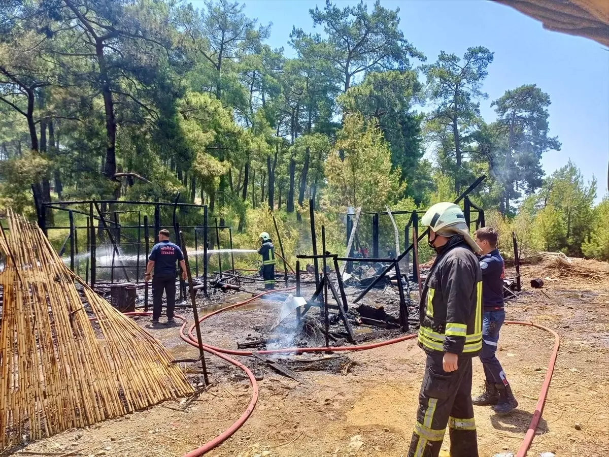 Muğla'da İş Yerinde Çıkan Yangın Ormanlık Alana Sıçramadan Söndürüldü