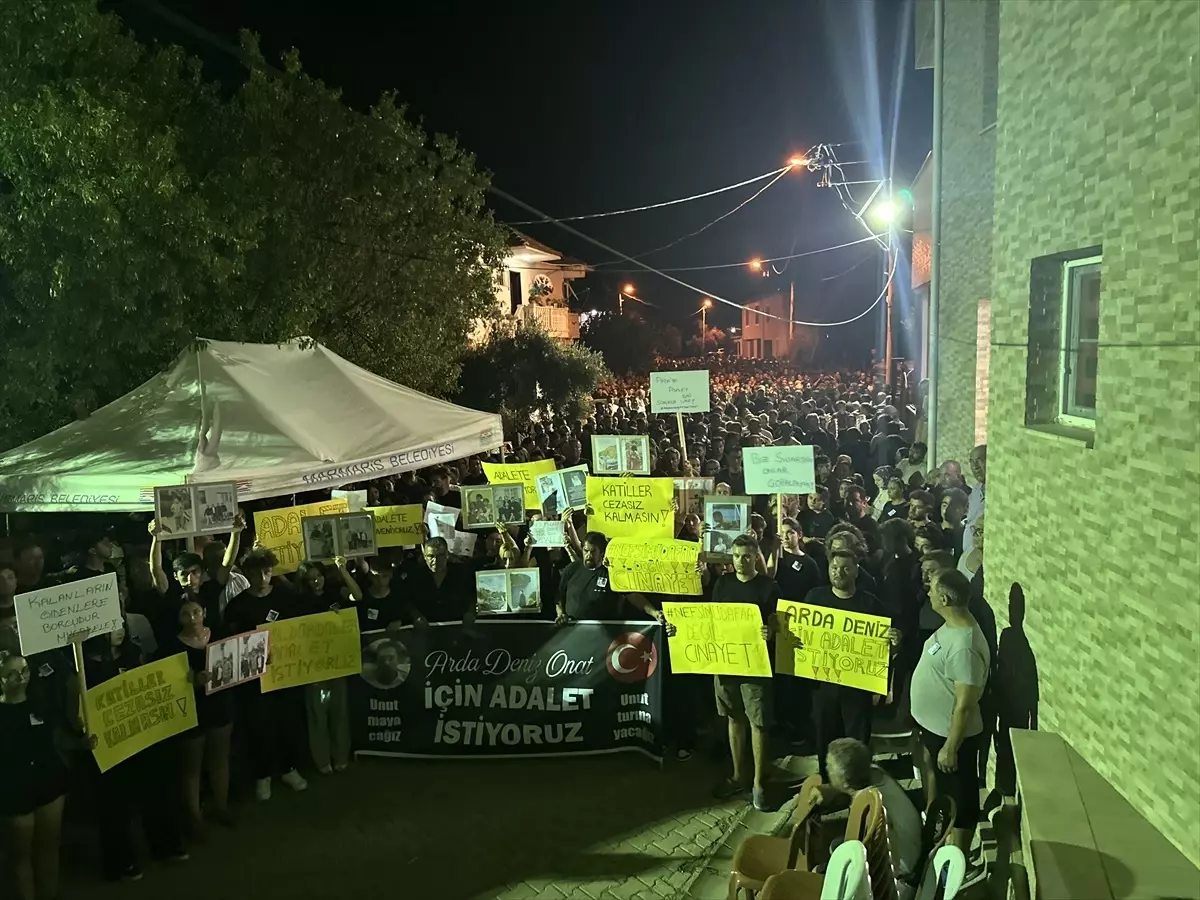 Marmaris'te Arda Deniz Onat İçin Adalet Yürüyüşü Düzenlendi