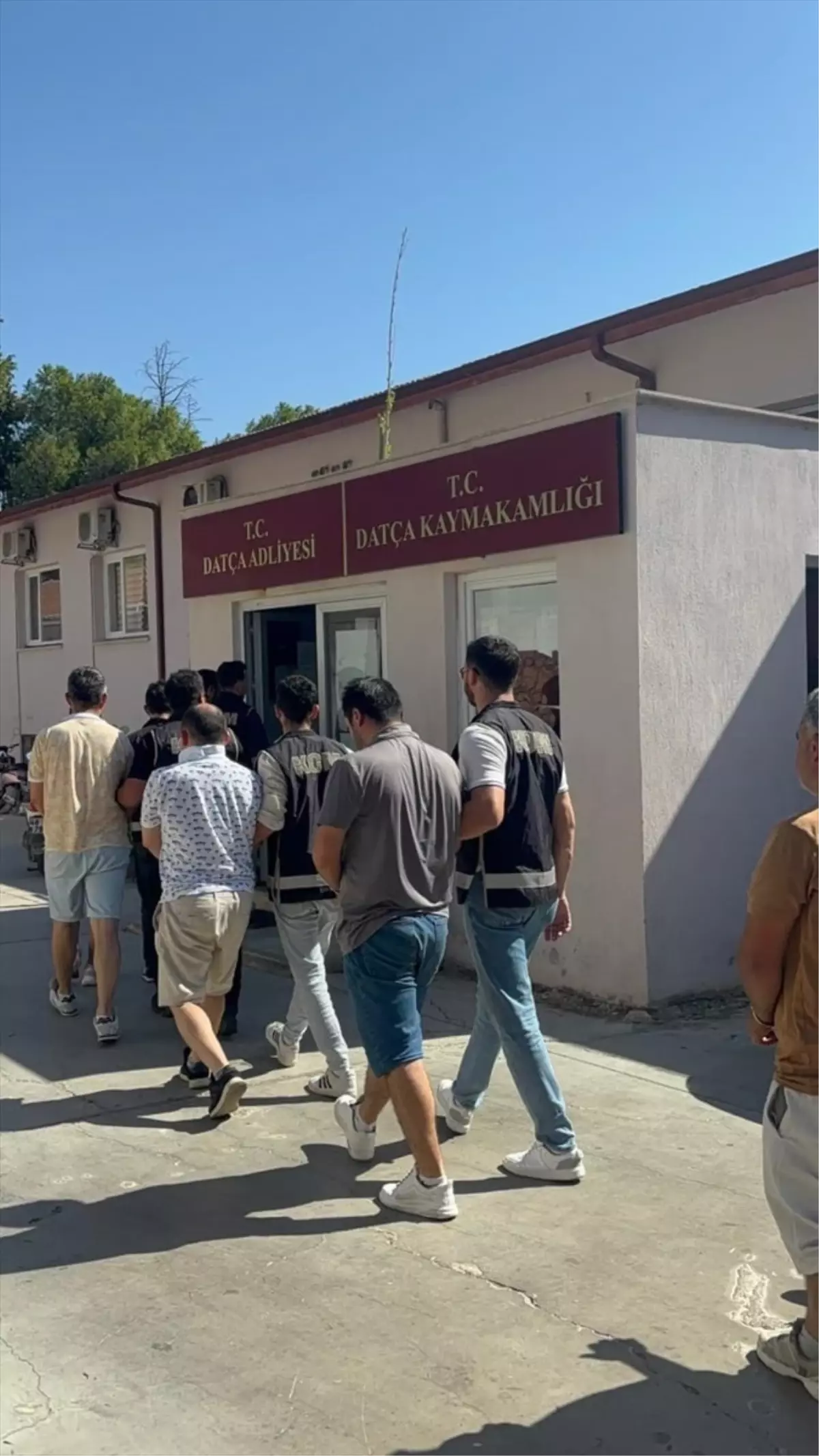 Datça'da FETÖ Şüphelisi 8 Kişi ve Tekne Personeli Tutuklandı