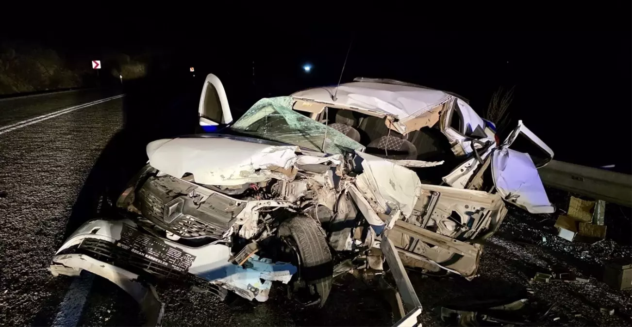 Tır ile Çarpışan Otomobilin Sürücüsü Hayatını Kaybetti