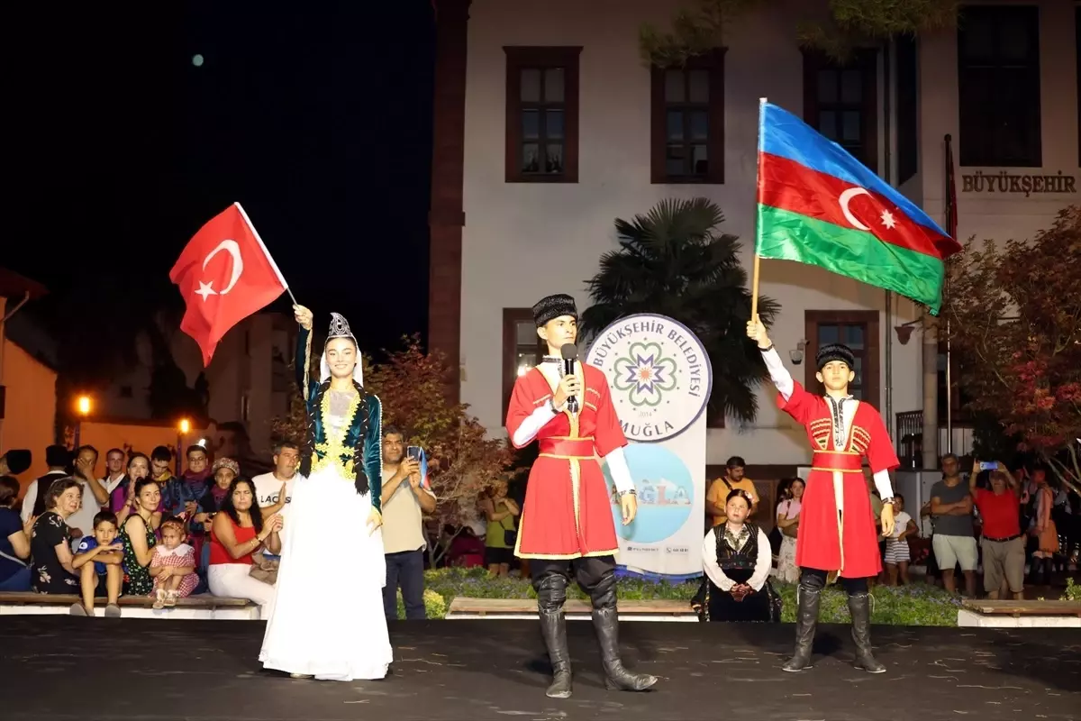 Menteşe'de 1. Uluslararası Halk Dansları Şenliği Coşkuyla Gerçekleşti