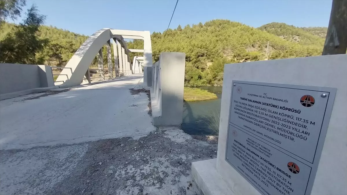 Tarihi Atatürk Köprüsü Restorasyonun Ardından Yeniden Açıldı