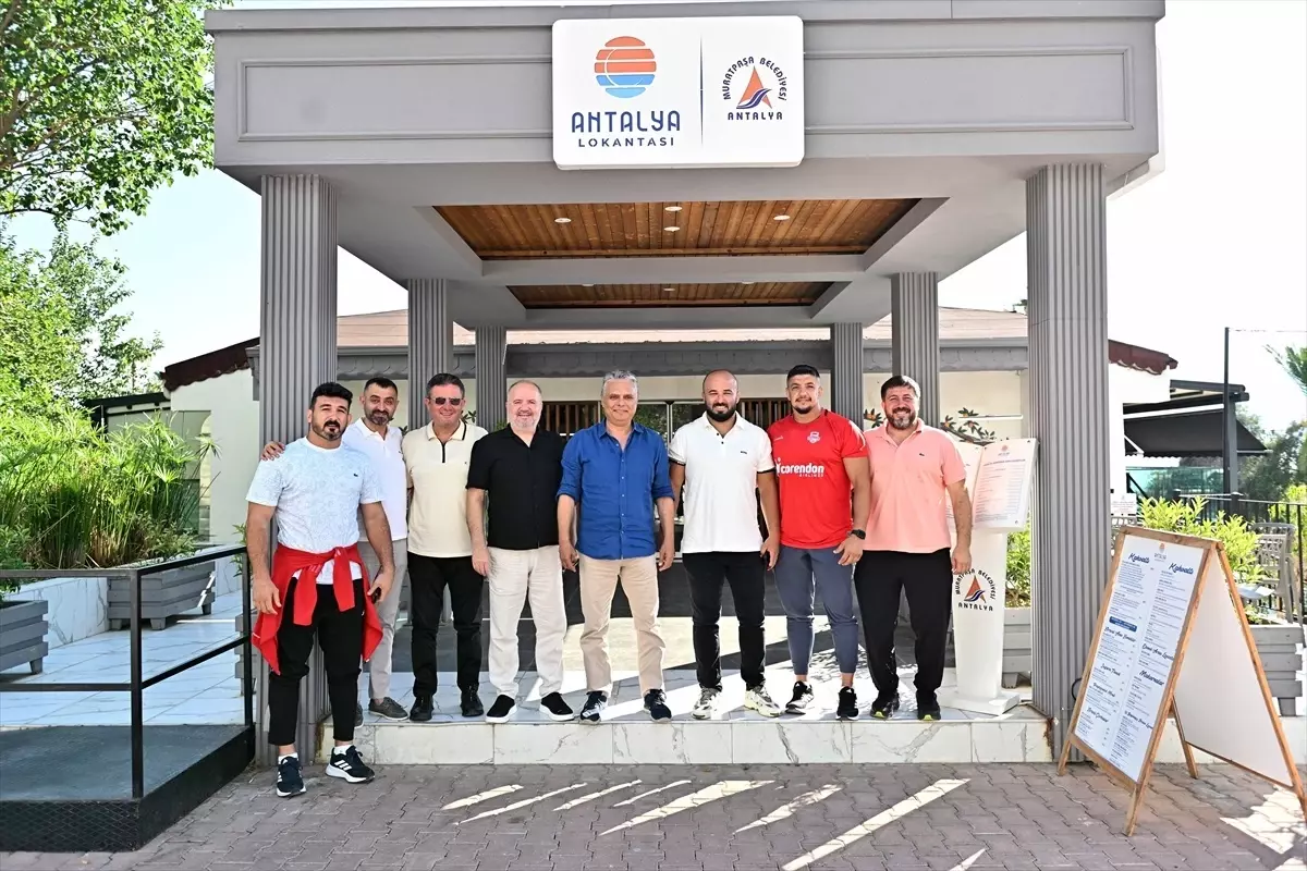 Muratpaşa Belediyespor Güreş Takımı Kırkpınar'a Uğurlandı