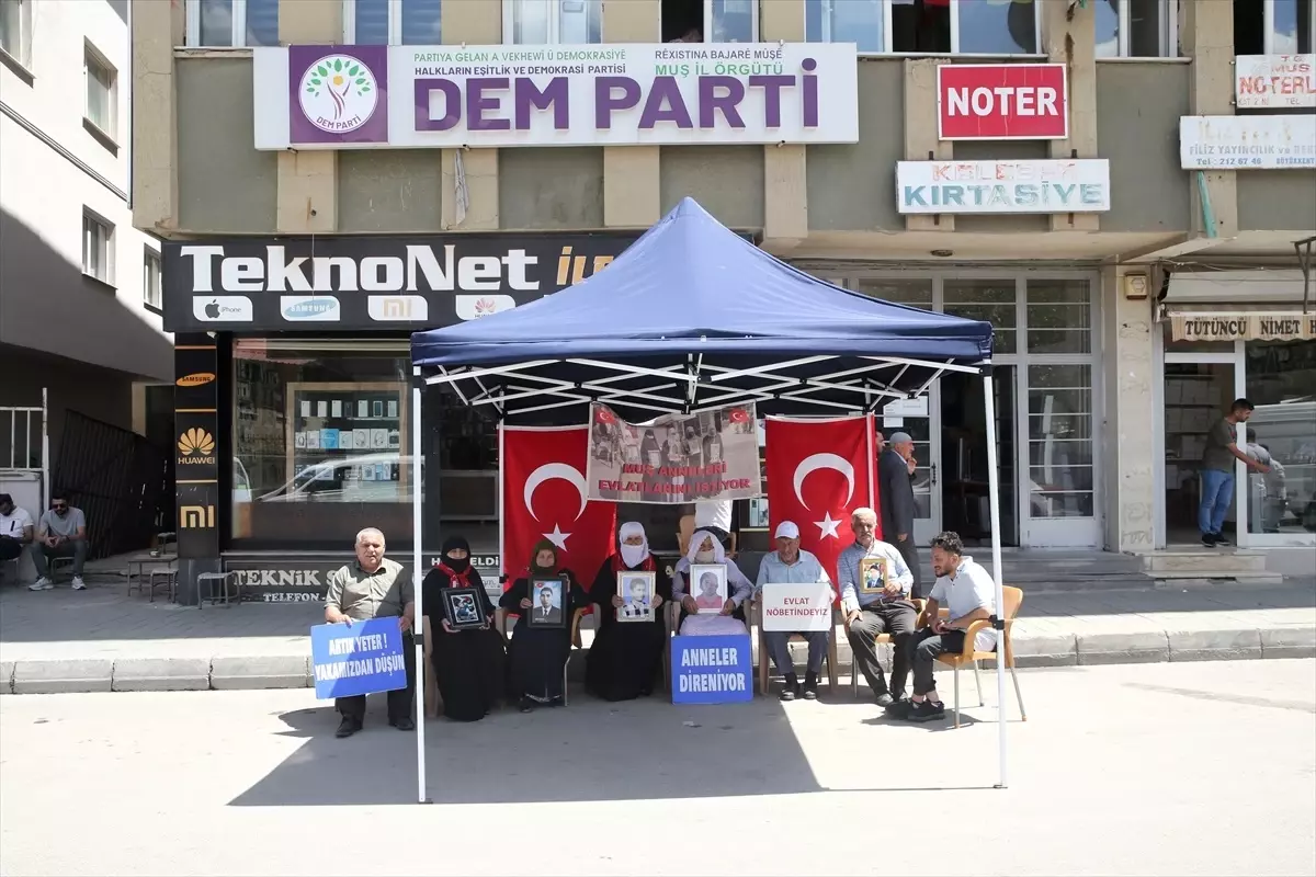 Muş'ta Kaçırılan Çocuklar İçin Ailelerin Eylemi Devam Ediyor