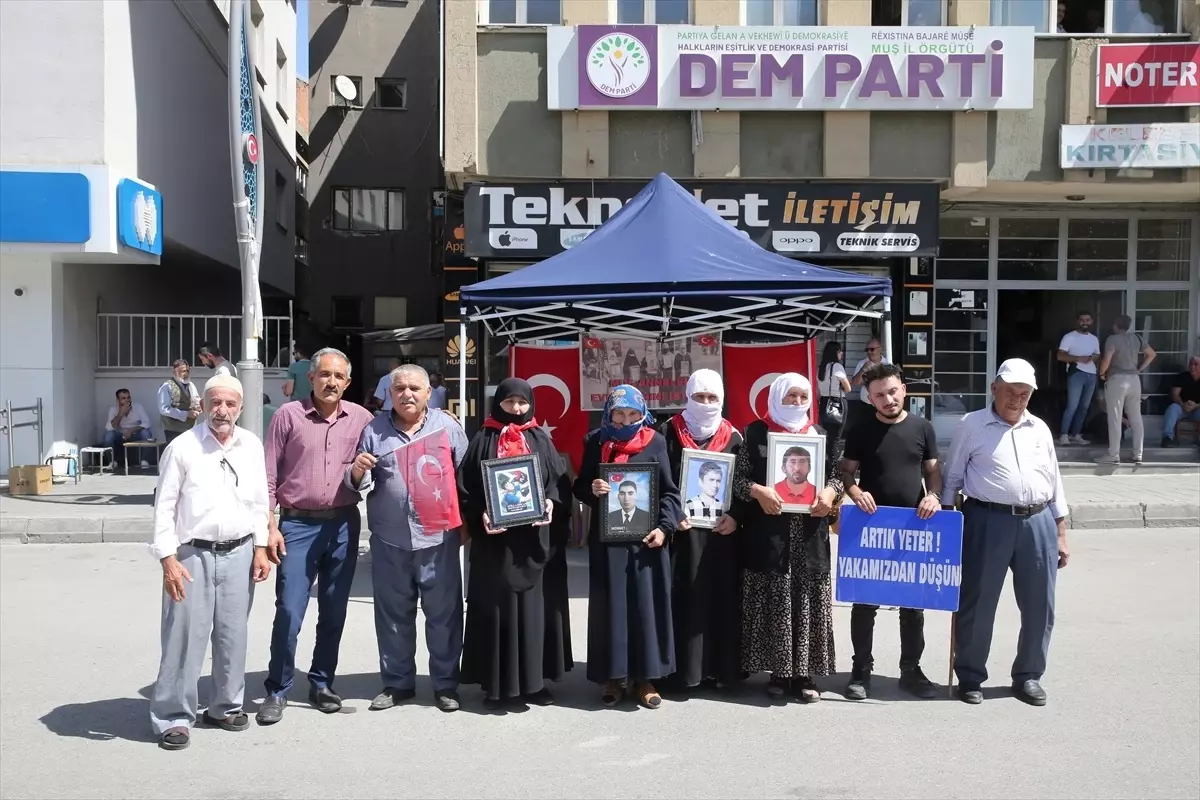 Muş'ta Terör Mağduru Ailelerin Evlat Nöbeti Devam Ediyor