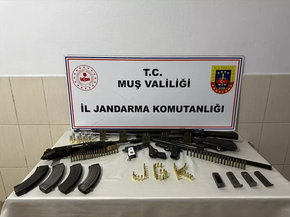 Muş'ta Evde Silah ve Mühimmat Ele Geçirildi