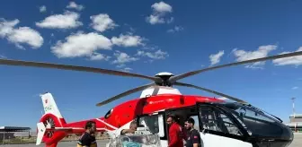 Muş'ta Asfiksi Tanısı Alan Yenidoğan, Ambulans Helikopterle Van'a Sevk Edildi