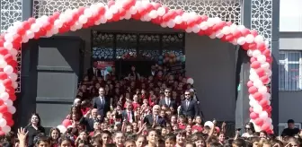 Muş'ta İlköğretim Haftası Coşkulu Bir Törenle Başladı