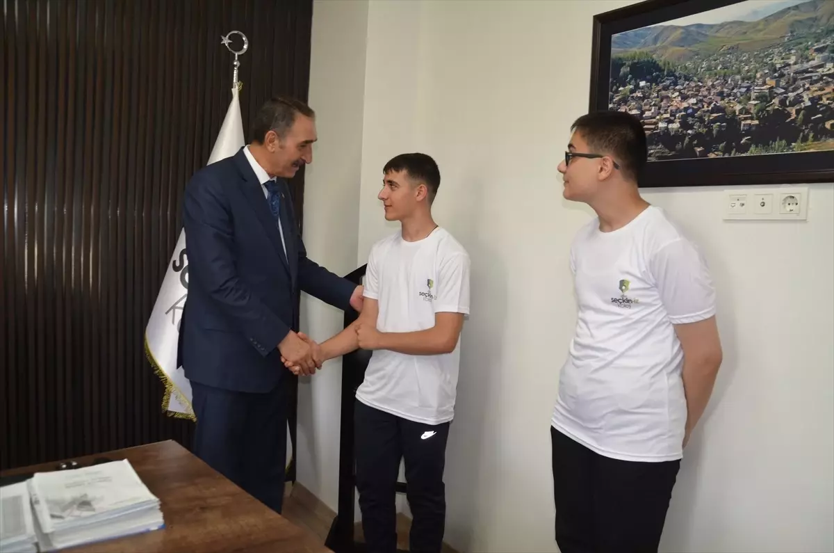 Muş'ta İki Öğrenci LGS'den Tam Puan Aldı