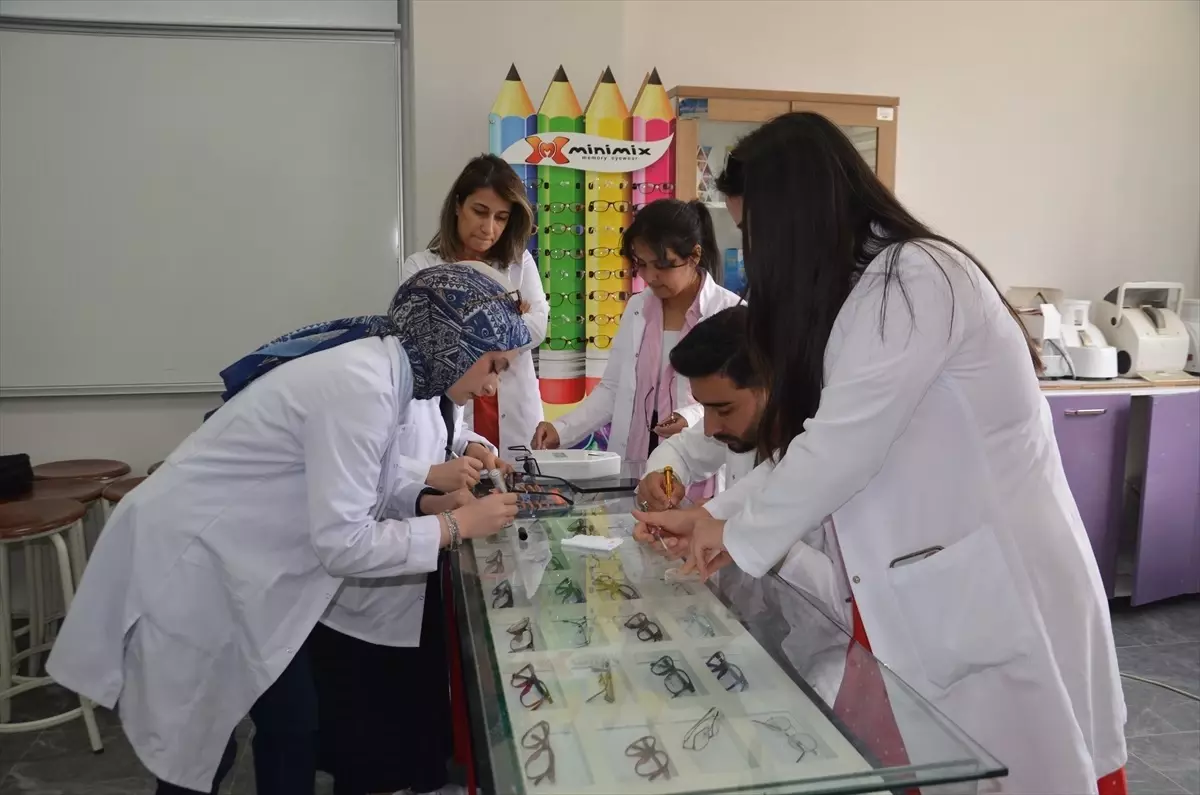 Muş Alparslan Üniversitesi'nde Optisyenlik Programı Atölyesi Açıldı