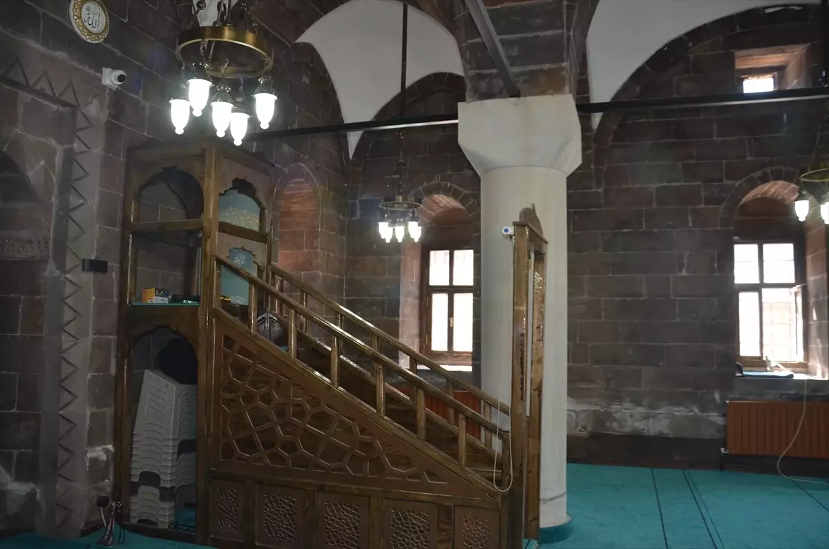 Muş'ta Tarihi Murat Paşa Camisi Yeniden İbadete Açılacak