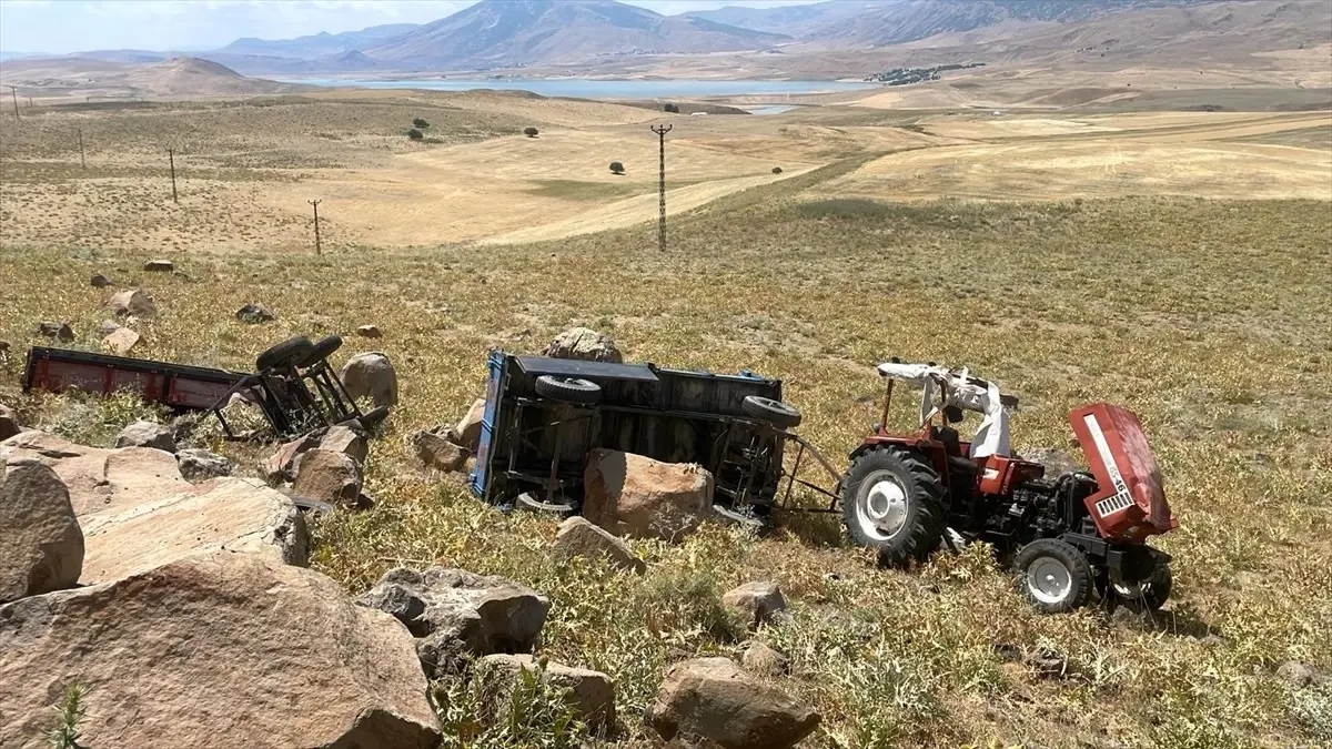 Muş'ta Traktör Uçuruma Yuvarlandı: 3 Yaralı