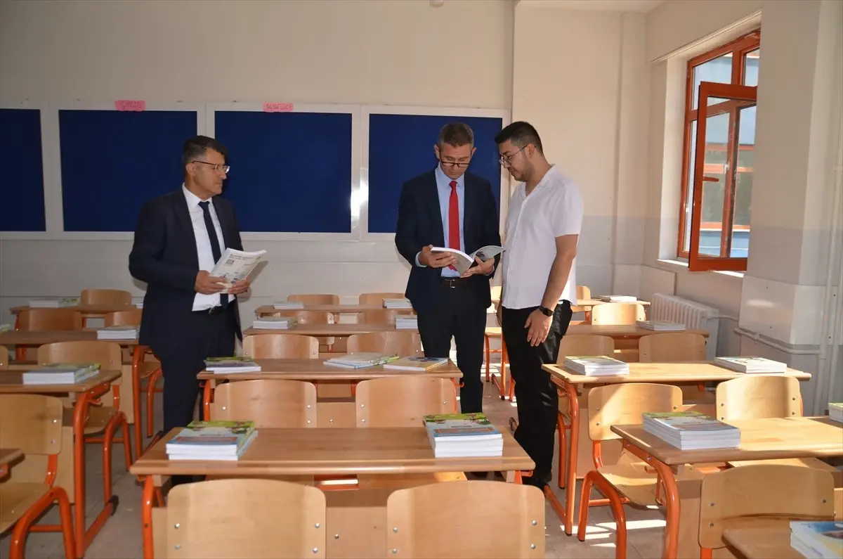 Muş'ta Öğrencilere Ücretsiz Ders Kitapları Dağıtılmaya Başlandı