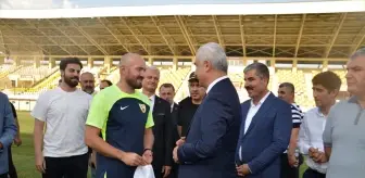 Muş Valisi Çakır, Muşspor'u Tebrik Etti