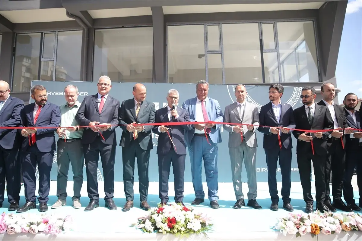 MÜSİAD Genel Başkanı Özdemir: Türkiye'nin Ticaret Hacmi 1,3 Trilyon Dolar