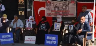 Muş'ta Aileler PKK Tarafından Dağa Götürülen Çocukları İçin Eylemde