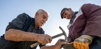 Kars'ta 72 Yaşındaki Nalbant, Dede Mesleğini Yaşatıyor