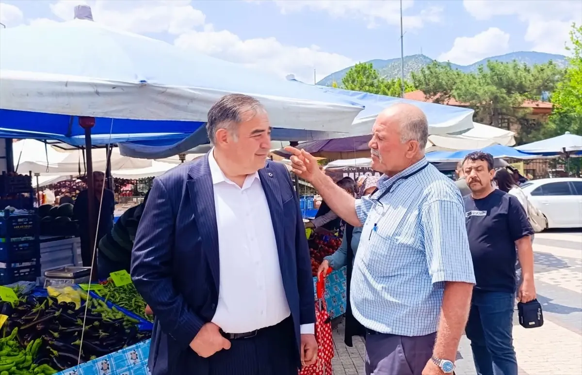 Başkan Güngör, Halk Pazarını Ziyaret Etti
