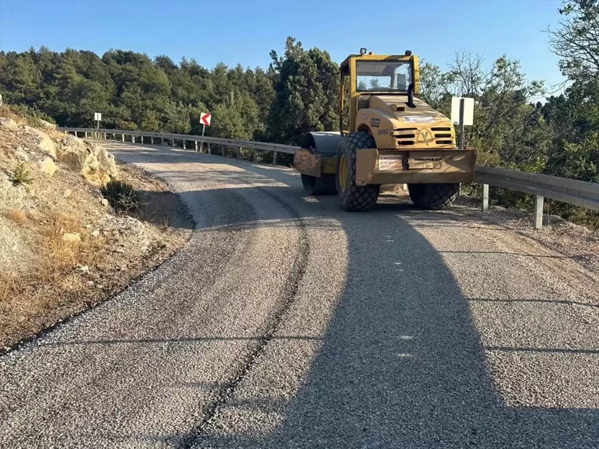 Nallıhan'da Asfalt Serim Çalışmaları Hızla Devam Ediyor